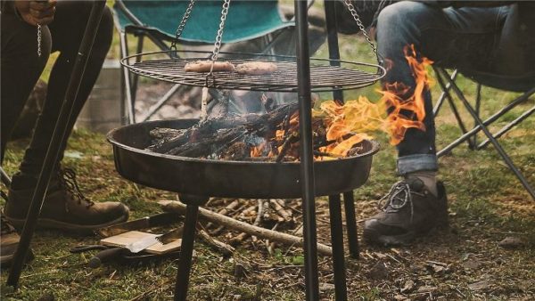 Easy Camp Camp Fire Tripod Deluxe sausages cooking