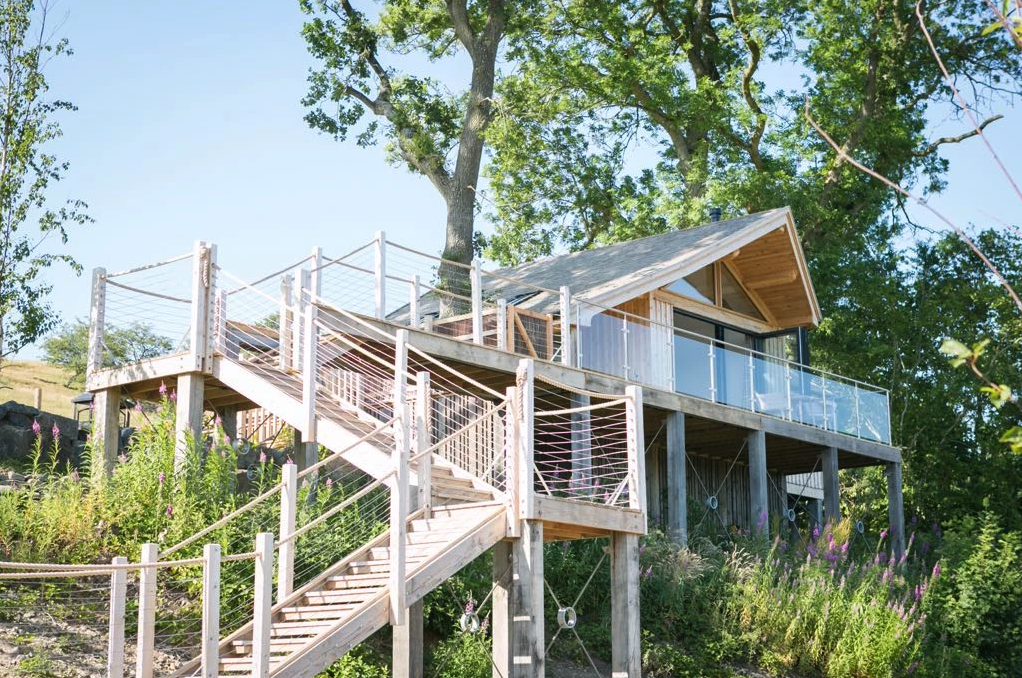 Oaklands Glamping and Treehouse